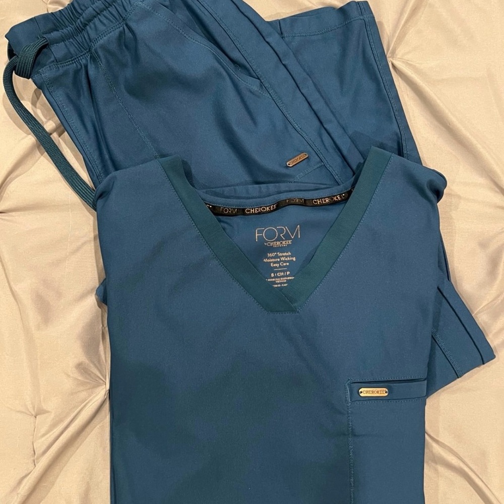 Women’s Cherokee Form scrub set Caribbean Blue